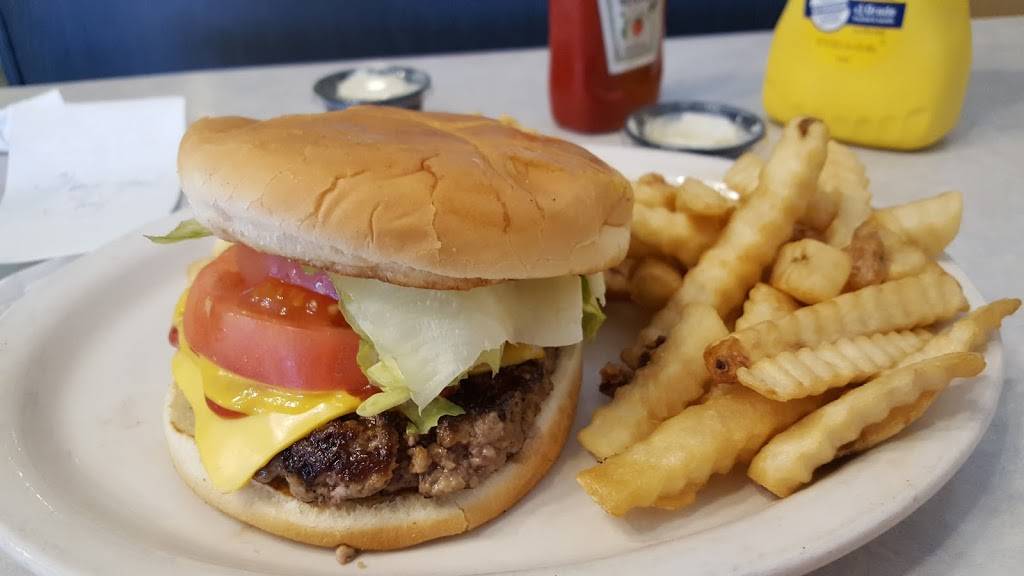 Guss Sir Beef Restaurant | restaurant | 4101 Monroe Rd, Charlotte, NC 28205, USA | 7043773210 OR +1 704-377-3210