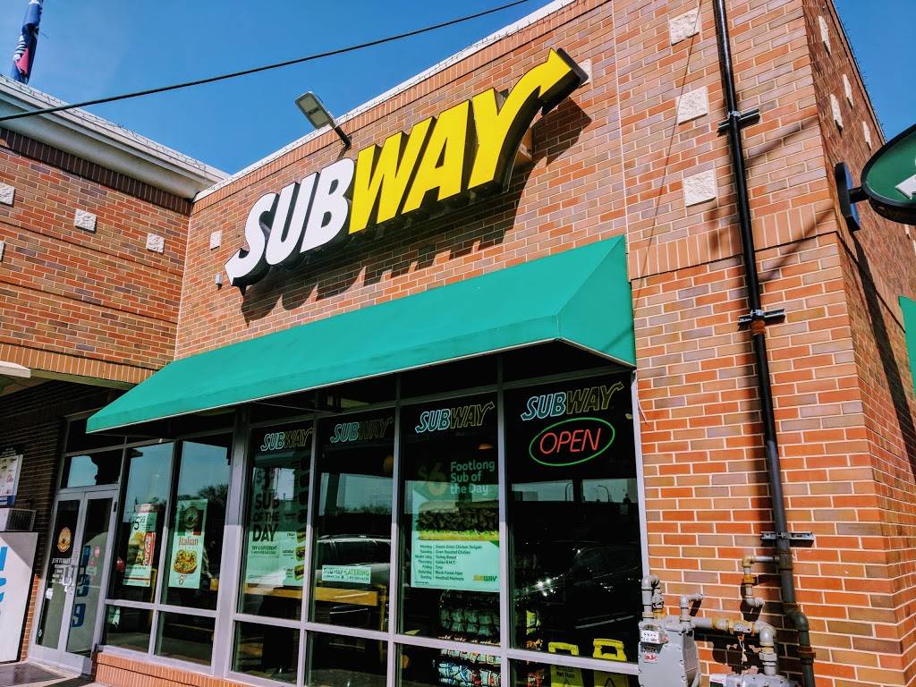 Subway Restaurants | restaurant | 1234 N Halsted St, Chicago, IL 60642, USA | 3122624101 OR +1 312-262-4101