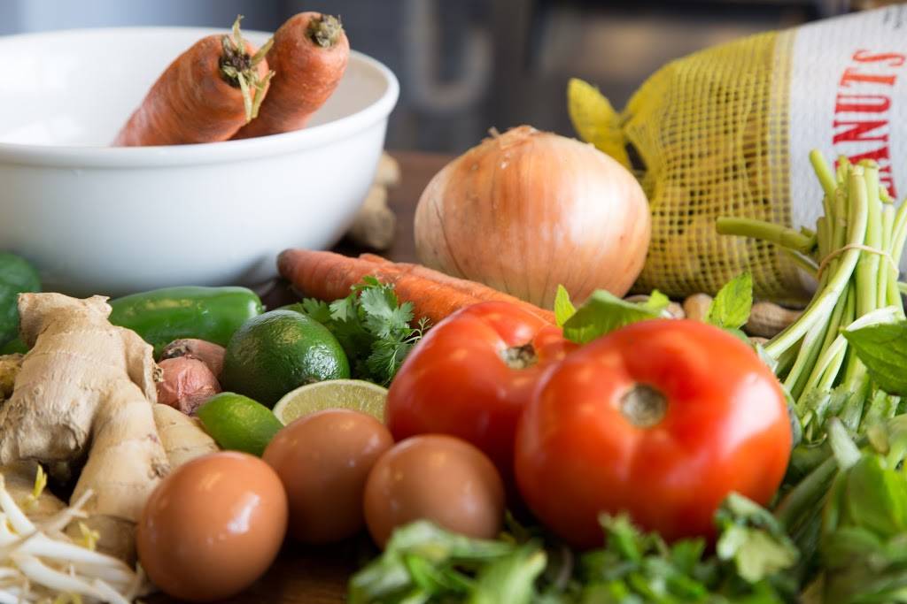 Viet-Nomz | restaurant | 7581 University Blvd, Winter Park, FL 32792, USA | 4076366069 OR +1 407-636-6069