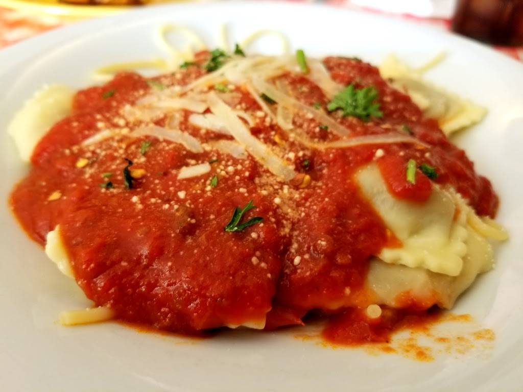 Petrinis Italian Restaurant - Santa Barbara | restaurant | 14 W Calle Laureles, Santa Barbara, CA 93105, USA | 8056878888 OR +1 805-687-8888