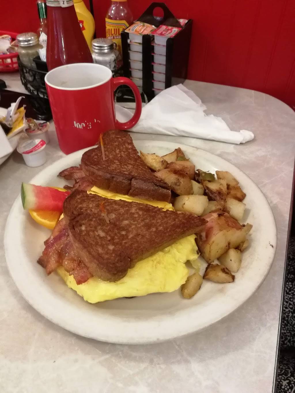 Joes Diner | restaurant | 1225 Airport-Pulling Rd, Naples, FL 34104, USA | 2394351616 OR +1 239-435-1616