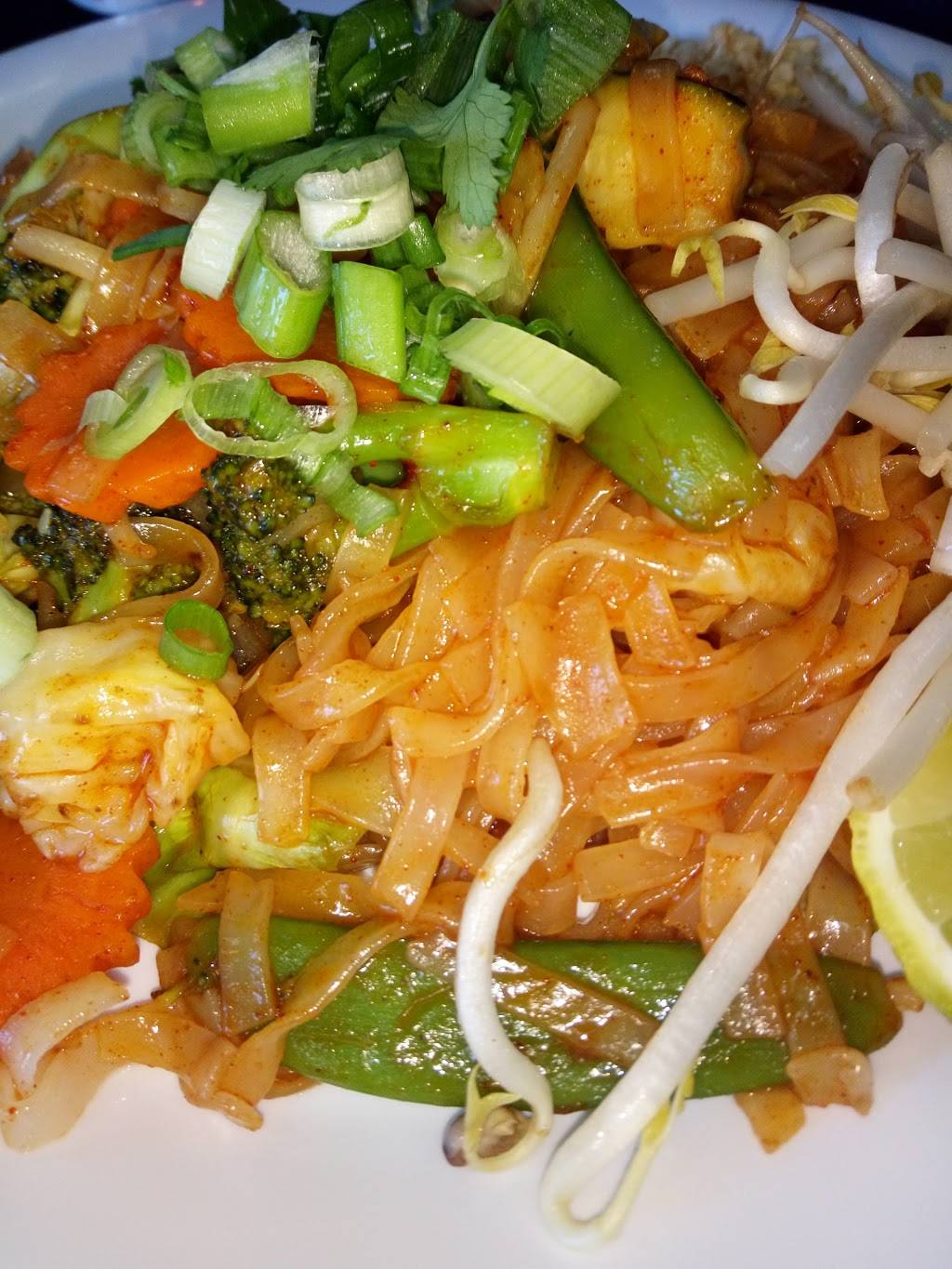 Thai 1 Kitchen | restaurant | 560 W 19th St, Costa Mesa, CA 92627, USA | 9497227437 OR +1 949-722-7437