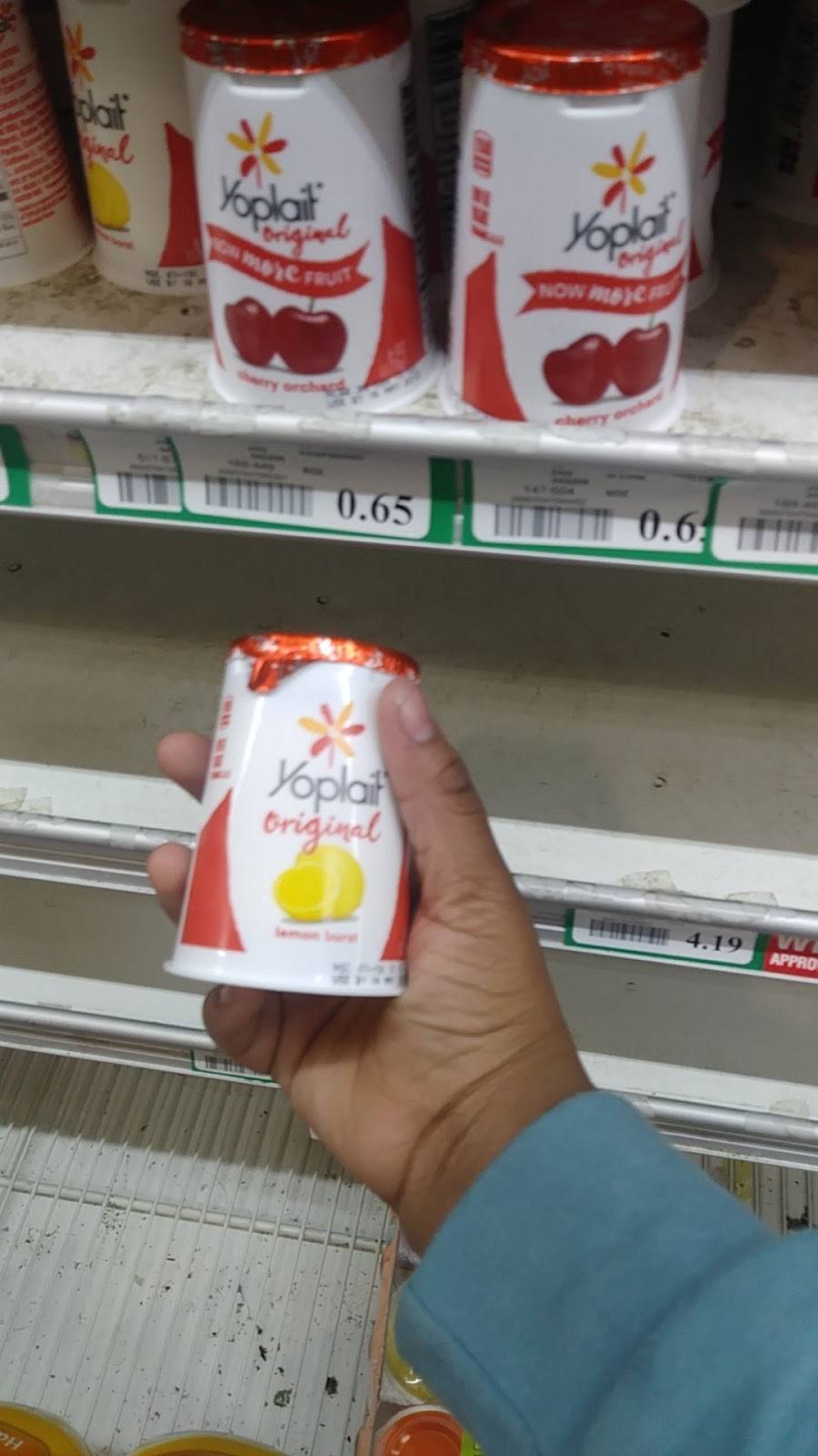 DelPointe Food Center | meal takeaway | 16700 Harper Ave, Detroit, MI 48224, USA | 3138867700 OR +1 313-886-7700