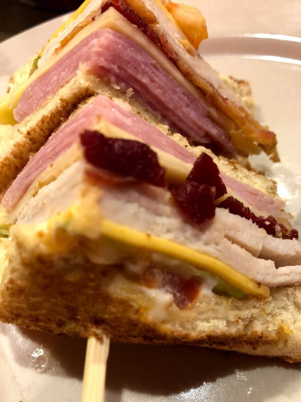 Logans Roadhouse | restaurant | 970 State Road 131, Clarksville, IN 47129, USA | 8122889789 OR +1 812-288-9789