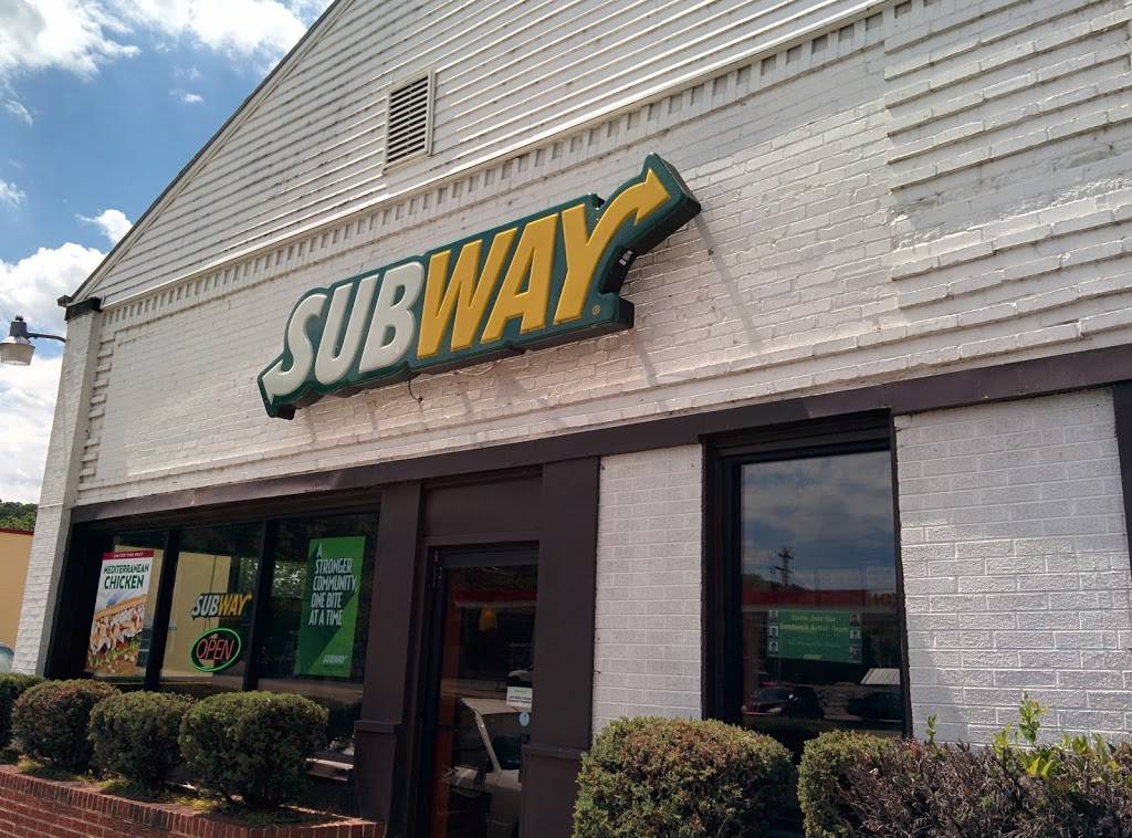 Subway | restaurant | 605 W 29th St, Buena Vista, VA 24416, USA | 5402611609 OR +1 540-261-1609