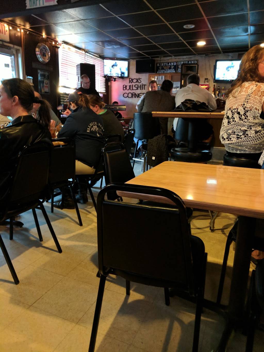 Just One More Tavern | restaurant | 9378 Chillicothe Rd, Kirtland, OH 44094, USA | 4402561134 OR +1 440-256-1134