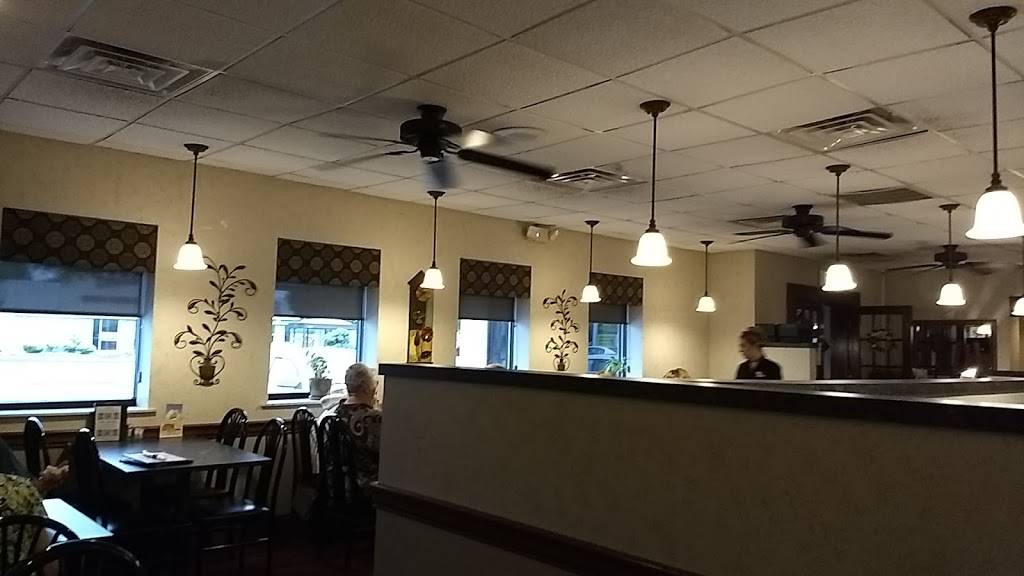 Clubhouse | restaurant | 6365 Pearl Rd, Parma Heights, OH 44130, USA | 4408842582 OR +1 440-884-2582