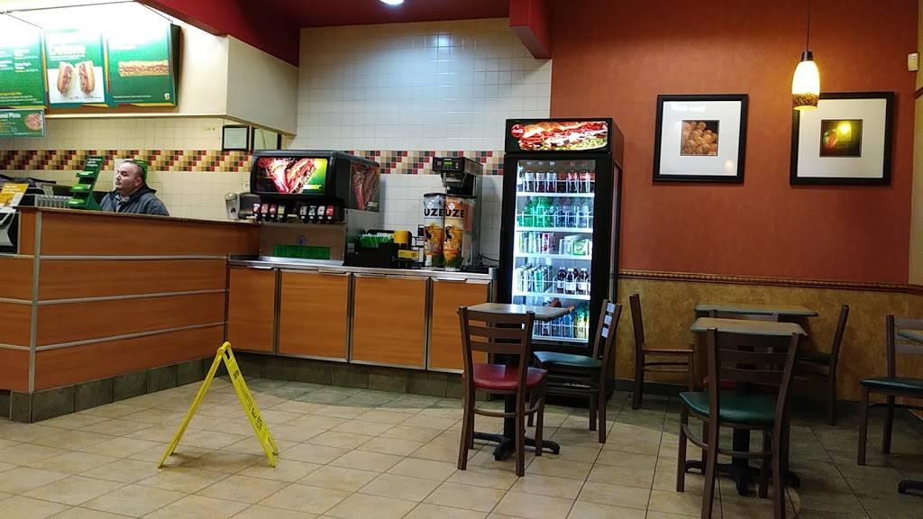 Subway Restaurants | restaurant | 3260 Irving Blvd #400, Dallas, TX 75247, USA | 2148197827 OR +1 214-819-7827