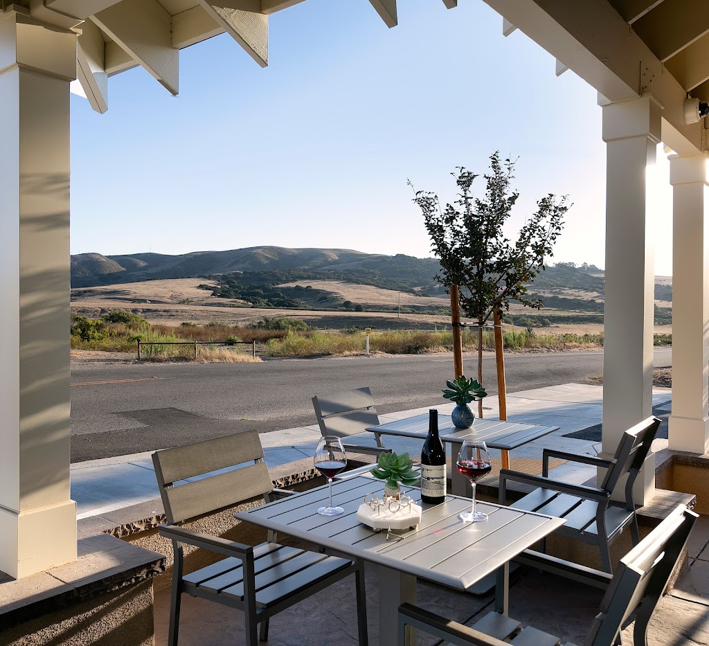 Wine Stone Inn | restaurant | 255 W Clark Ave, Orcutt, CA 93455, USA | 8053323532 OR +1 805-332-3532
