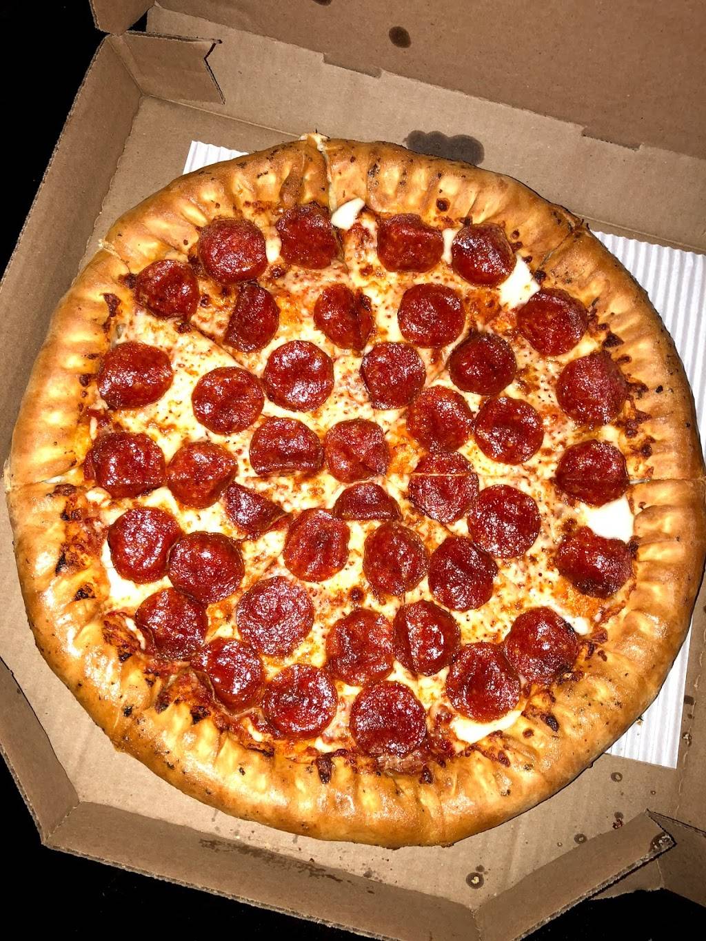 Pizza Hut | meal takeaway | 2701 Buford Rd, Richmond, VA 23235, USA | 8043303311 OR +1 804-330-3311