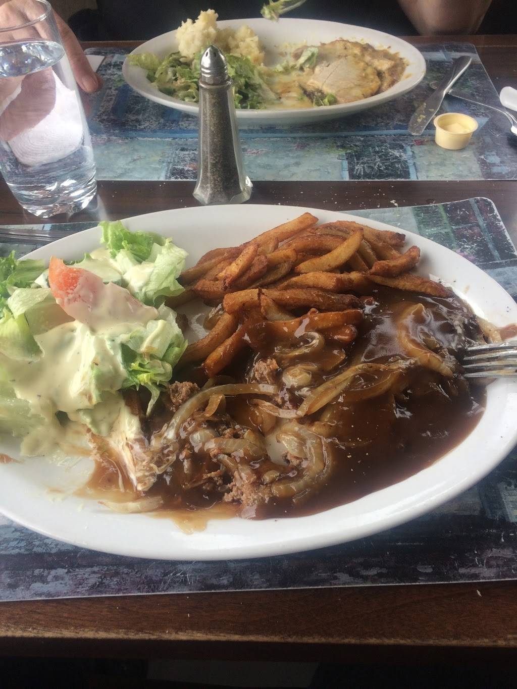 Resto Le St-Sulpice | restaurant | 714 Rue Notre-Dame, Saint-Sulpice, QC J5W 3X2, Canada | 4505894884 OR +1 450-589-4884