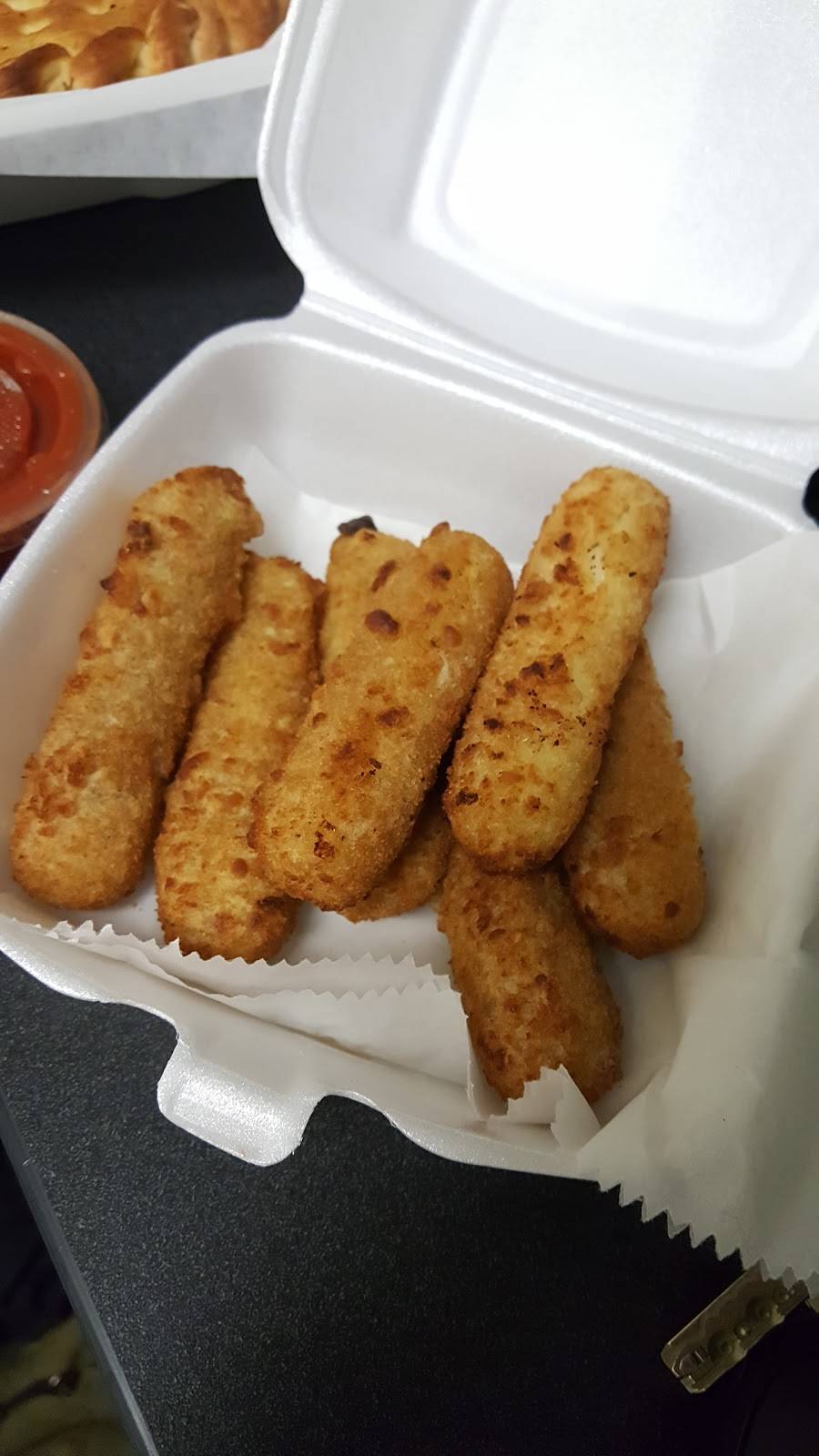 Tjs Pizza | restaurant | 602 N Elm St, Denton, TX 76201, USA | 9403833333 OR +1 940-383-3333