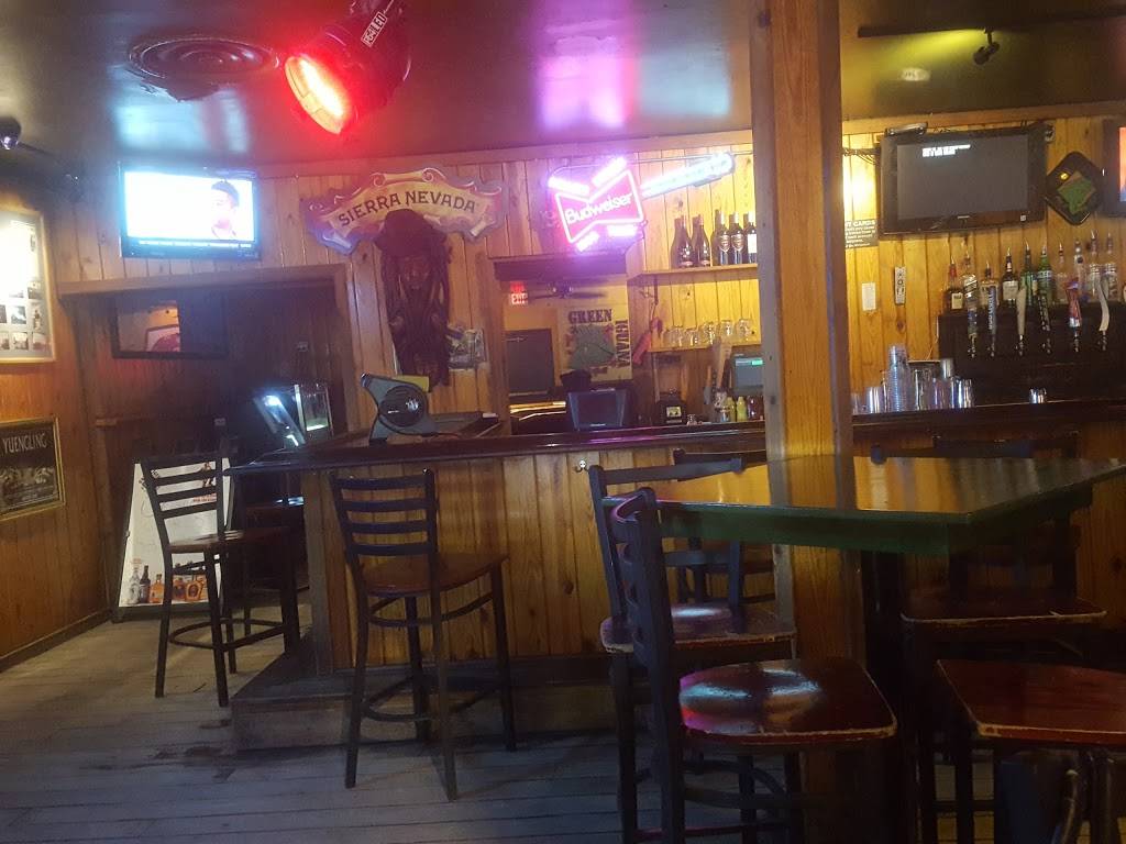 Green Iguana Bar & Grill | restaurant | 4029 S West Shore Blvd, Tampa, FL 33611, USA | 8138371234 OR +1 813-837-1234