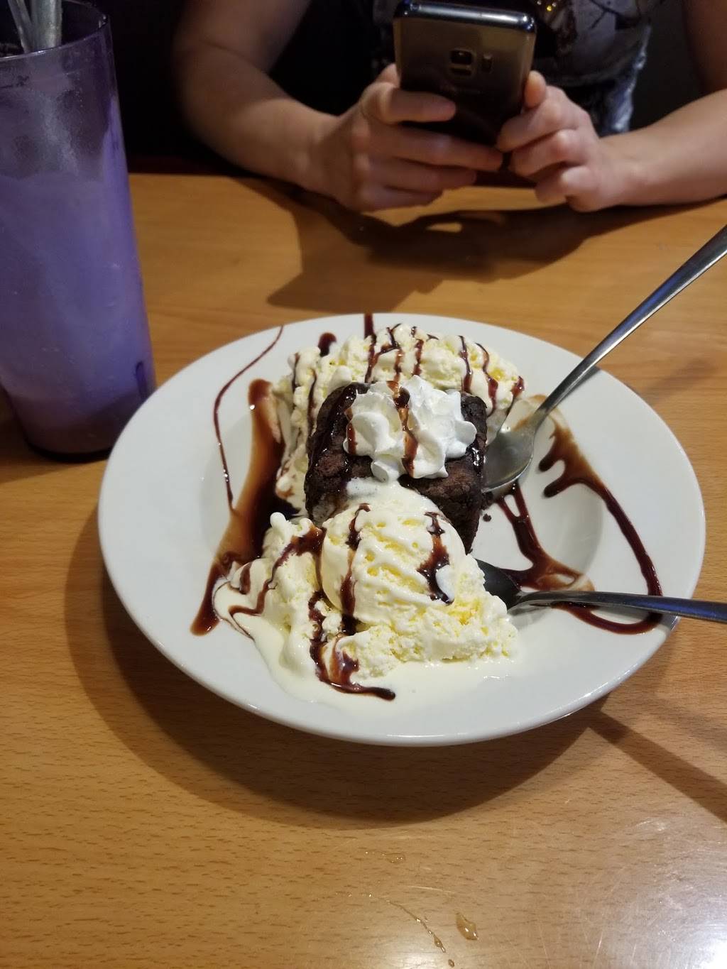 Marlowes Ribs & Restaurant | restaurant | 4381 Elvis Presley Blvd, Memphis, TN 38116, USA | 9013324159 OR +1 901-332-4159