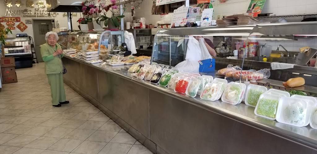 Nguyen Huong | restaurant | 1625 Wilson Ave, North York, ON M3L 1A5, Canada | 4162418788 OR +1 416-241-8788