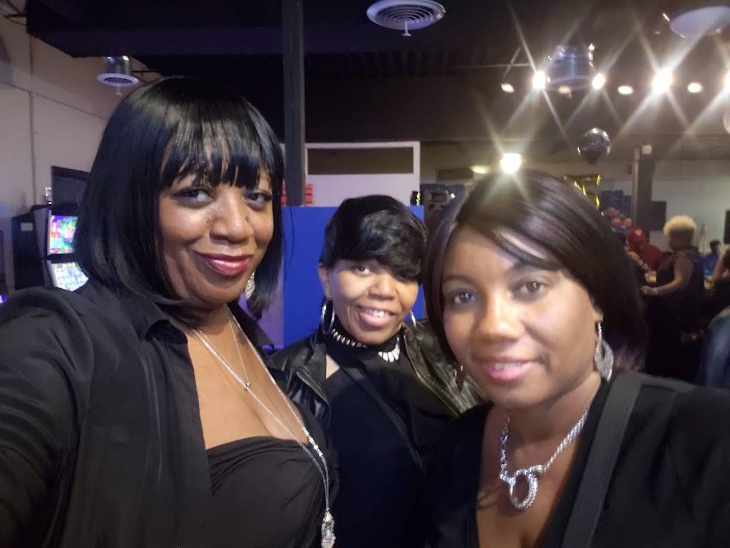 Aces Cafe | restaurant | 4838 183rd St, Country Club Hills, IL 60478, USA | 7089917174 OR +1 708-991-7174