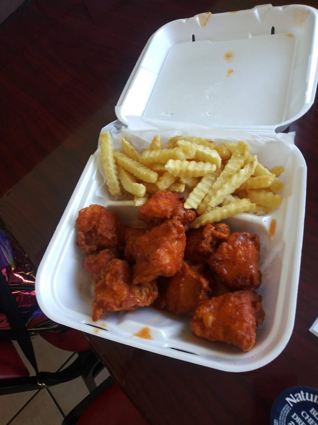 American Wings | restaurant | 890 Cleveland Ave, East Point, GA 30344, USA | 4047659946 OR +1 404-765-9946