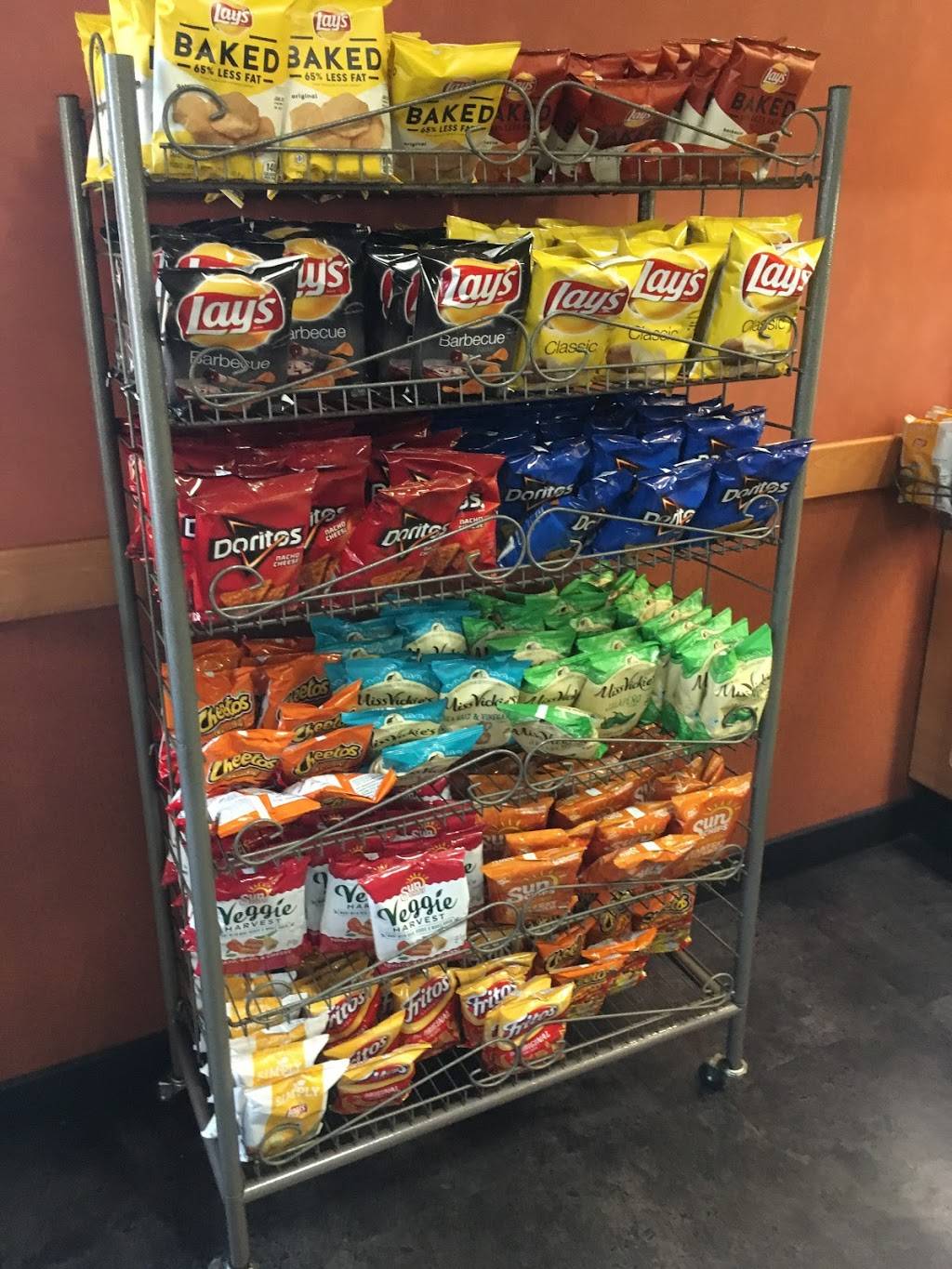 Subway | restaurant | 5430 W Cypress Ave, Visalia, CA 93277, USA | 5597131202 OR +1 559-713-1202