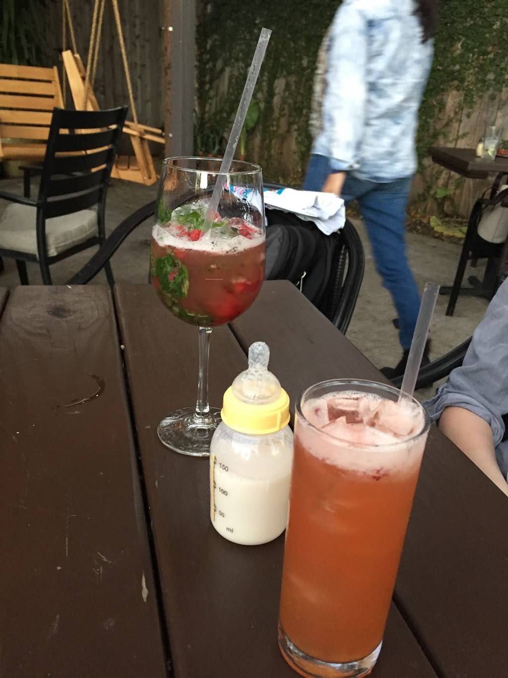 Down the Street | restaurant | 5746 Larkin St, Houston, TX 77007, USA | 7138803508 OR +1 713-880-3508