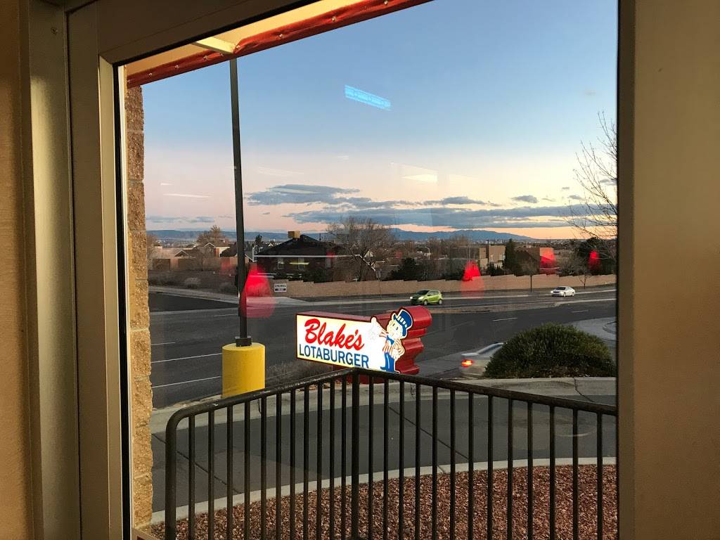 Blakes Lotaburger | restaurant | 8641 Golf Course Rd NW, Albuquerque, NM 87114, USA | 5058991389 OR +1 505-899-1389