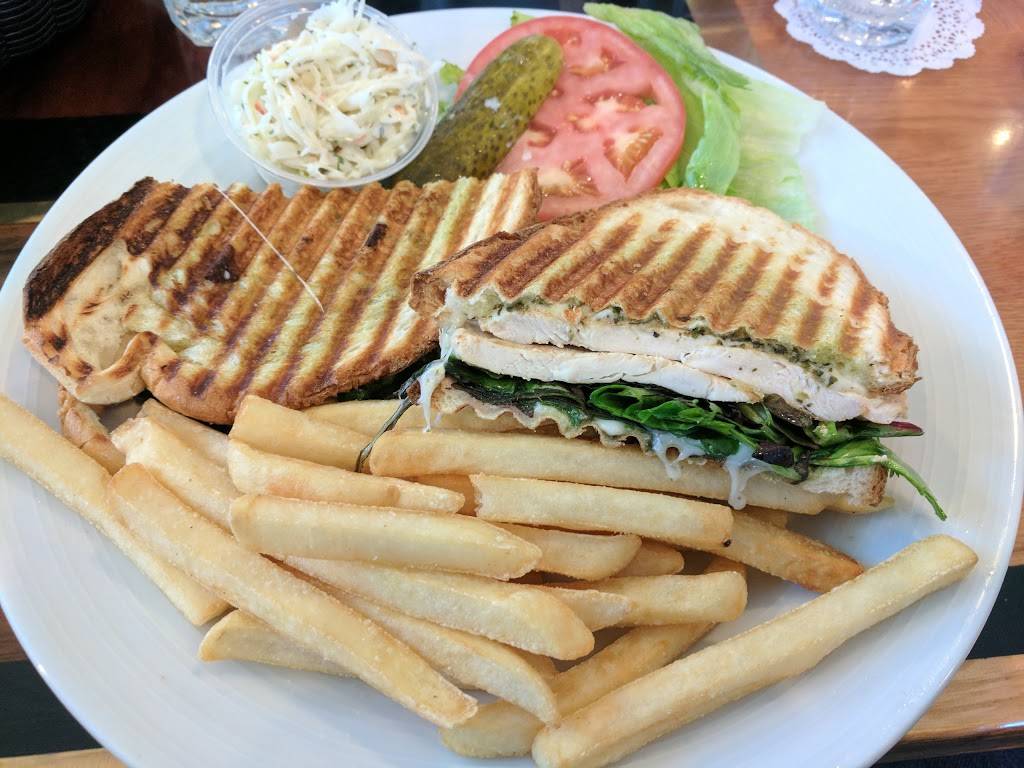 Egg Yolk Cafe | cafe | 100 S Neltnor Blvd, West Chicago, IL 60185, USA | 6302312370 OR +1 630-231-2370