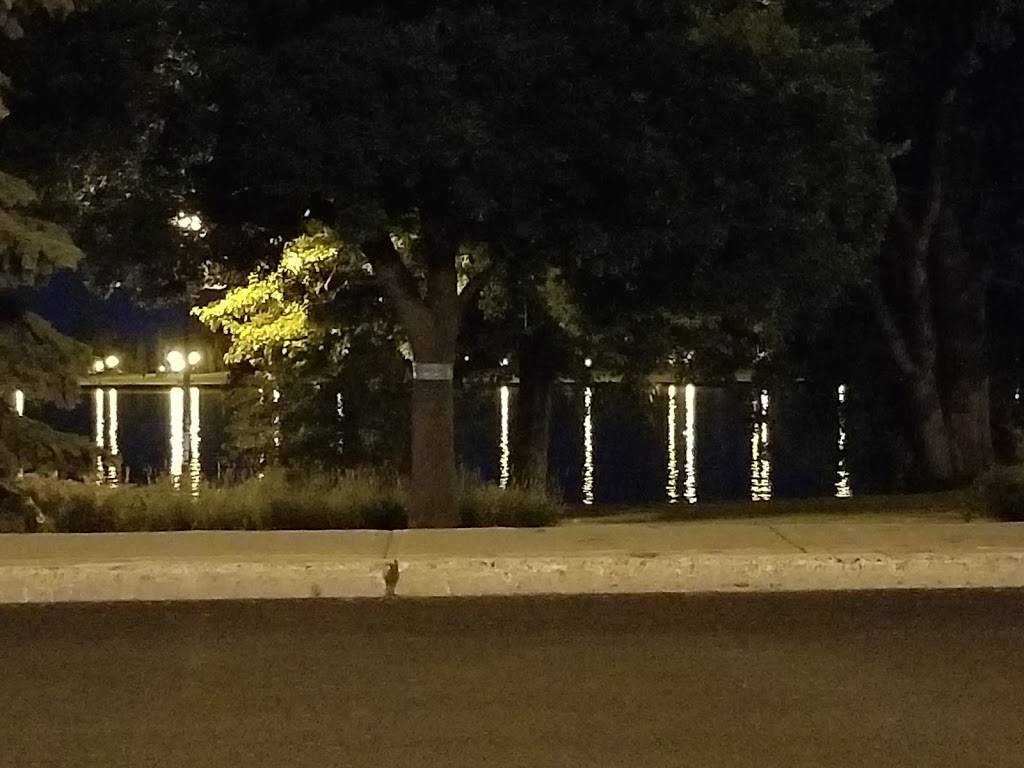 77 Sunset resto-pub | restaurant | 2560 Boulevard Saint-Joseph, Lachine, QC H8S 2N9, Canada | 5145383177 OR +1 514-538-3177