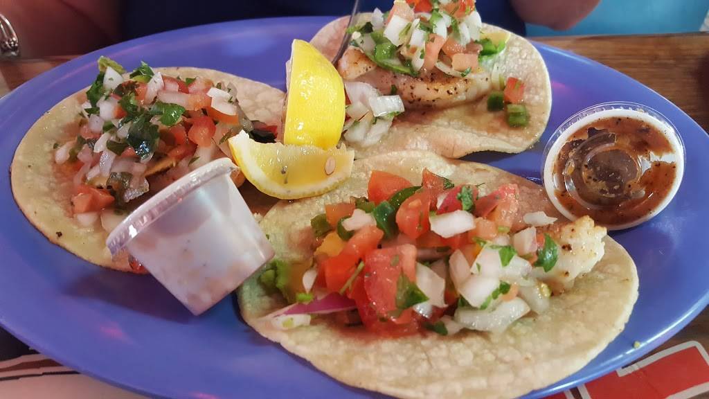 J&J Oyster Bar | restaurant | 612 University Dr, Fort Worth, TX 76107, USA | 8173352756 OR +1 817-335-2756