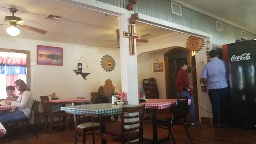 Mannys Cafe | restaurant | 7 US-87 BUS, Comfort, TX 78013, USA | 8309953060 OR +1 830-995-3060