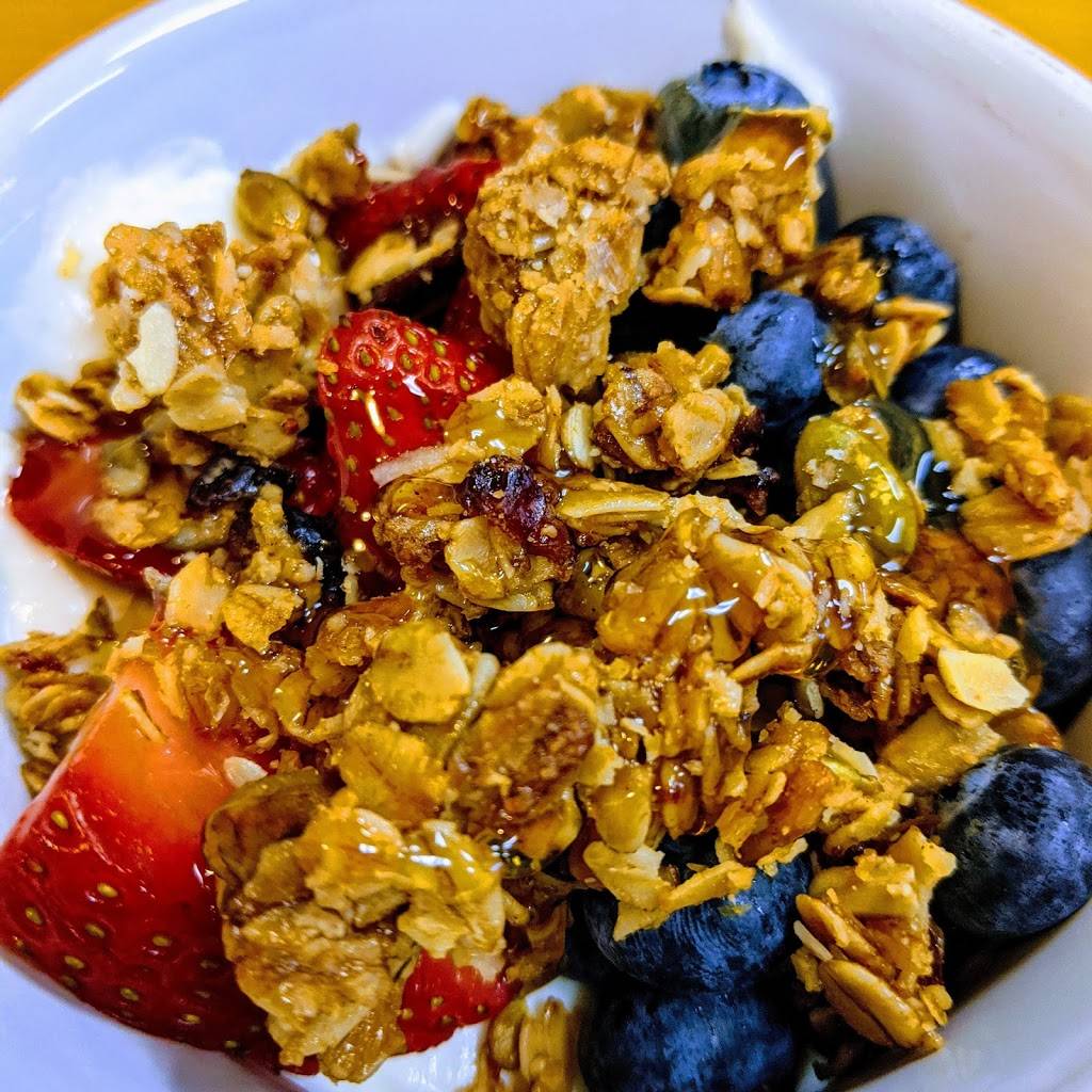 The Farm House Diner | restaurant | 2303 E Washington St, Bloomington, IL 61704, USA | 3096620186 OR +1 309-662-0186