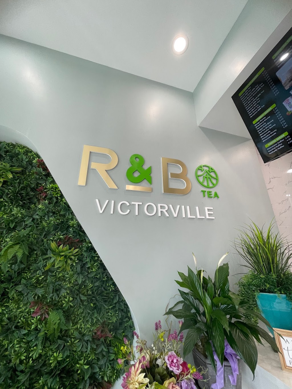 R&B Victorville | restaurant | 14130 Bear Valley Rd Suite 230, Victorville, CA 92392, USA | 7605464449 OR +1 760-546-4449