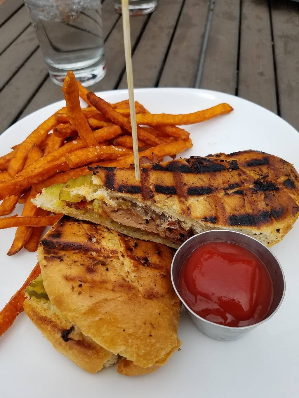 The Roadhouse Boulder Depot | restaurant | 2366 Junction Pl, Boulder, CO 80301, USA | 3034432167 OR +1 303-443-2167