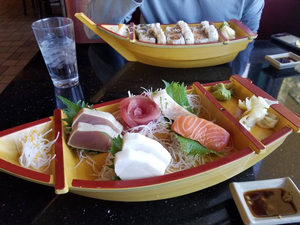 Kazoku Sushi | restaurant | 10665 W Colfax Ave, Lakewood, CO 80215, USA | 3032381199 OR +1 303-238-1199