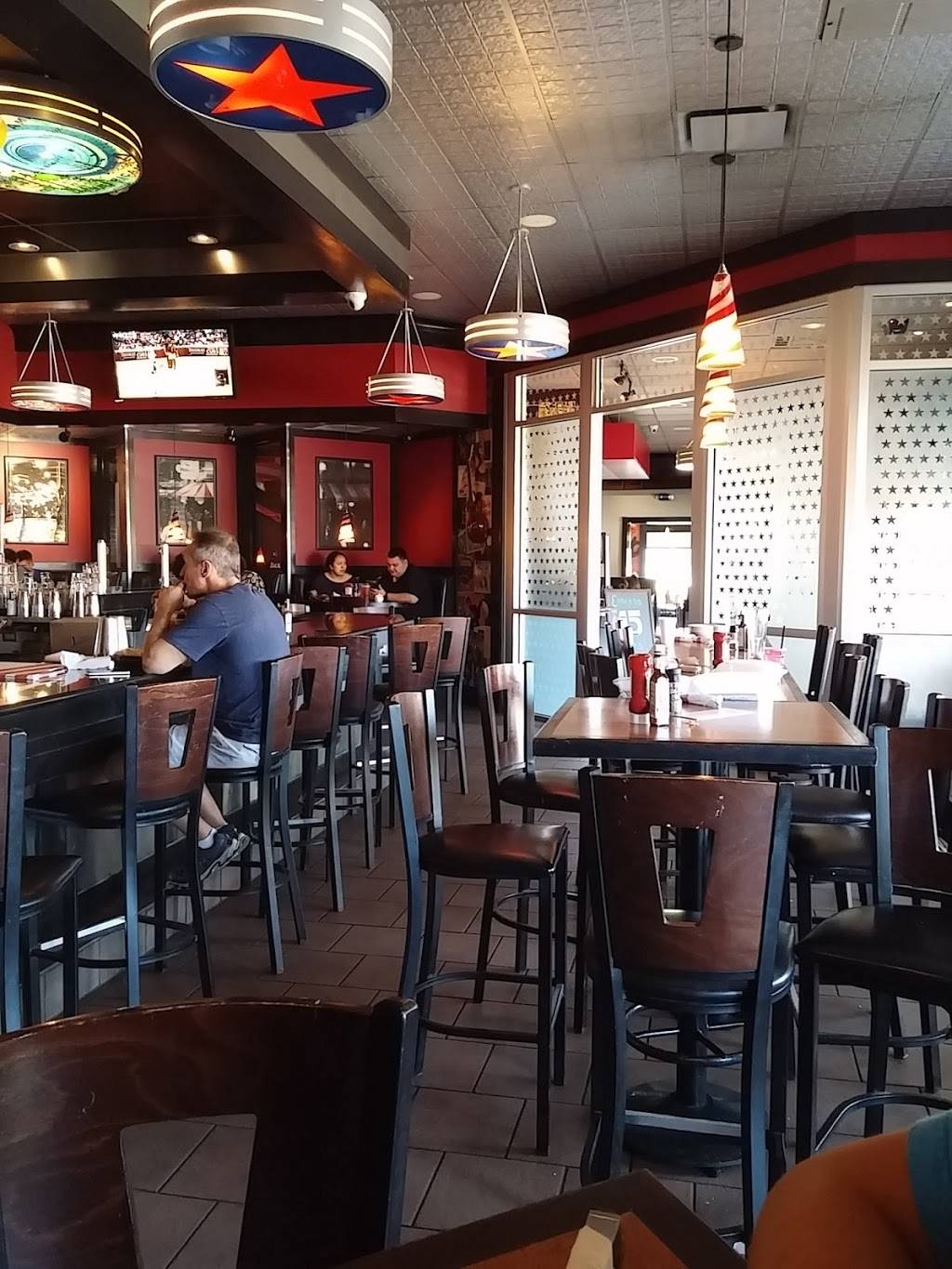 TGI Fridays | restaurant | 1695 E Golf Rd, Schaumburg, IL 60173, USA | 8479690126 OR +1 847-969-0126