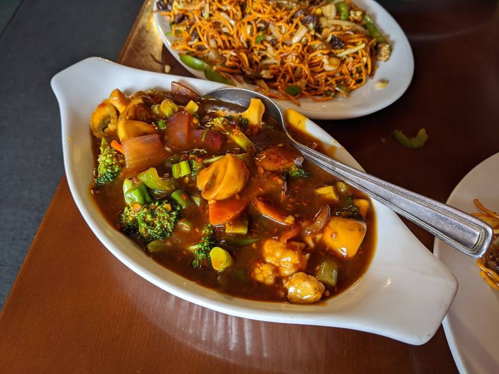 Everest Hakka House | restaurant | 2356 Lake Shore Blvd W, Etobicoke, ON M8V 1B6, Canada | 4166401015 OR +1 416-640-1015