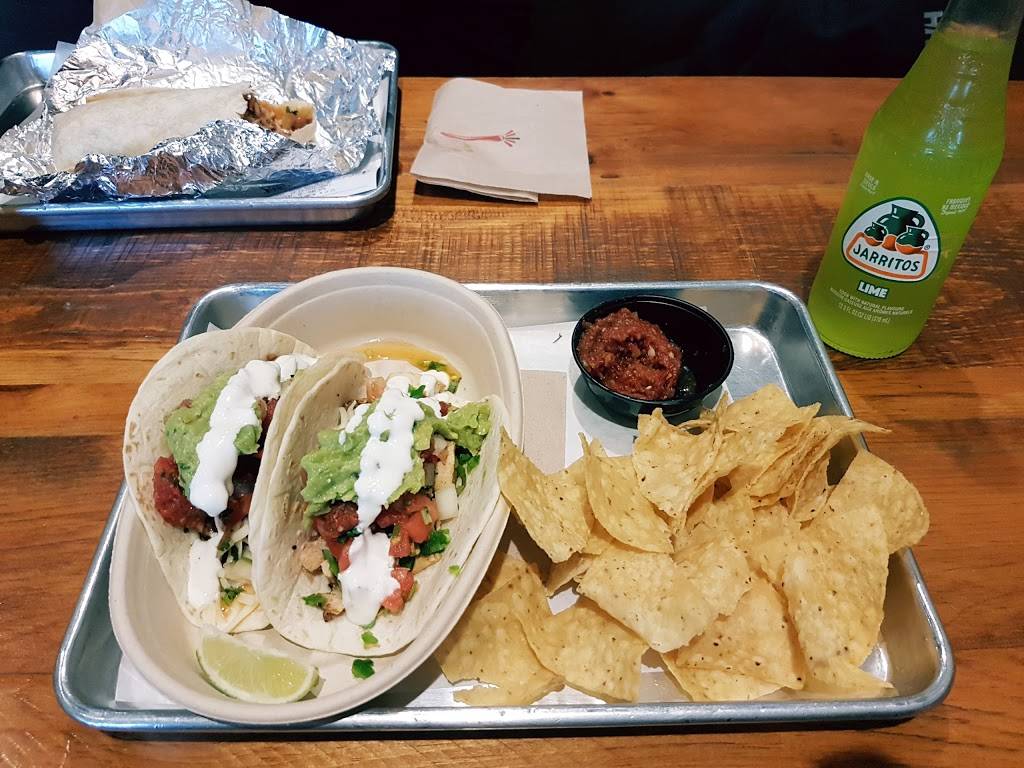 Mucho Burrito Fresh Mexican Grill | restaurant | 3830 Boulevard de la Côte-Vertu #103, Saint-Laurent, QC H4R 1P8, Canada | 5143320880 OR +1 514-332-0880