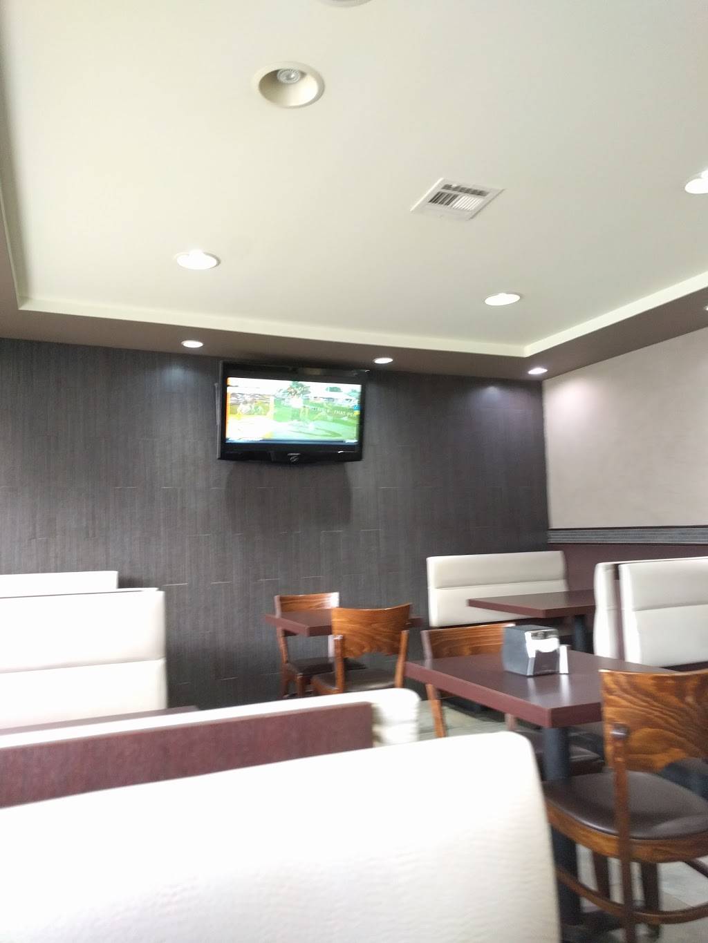 Berwyn Pizza | restaurant | 1026 Lancaster Ave, Berwyn, PA 19312, USA | 6106476339 OR +1 610-647-6339