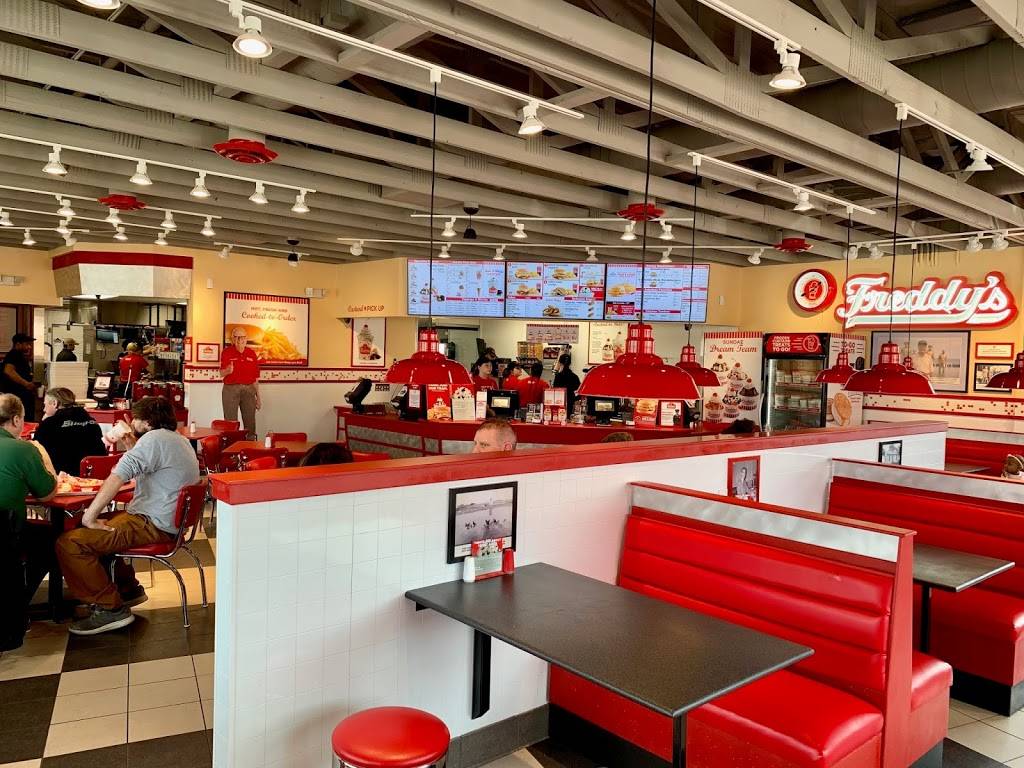 Freddys Frozen Custard & Steakburgers | restaurant | 2204 Troy Rd, Edwardsville, IL 62025, USA | 6186925096 OR +1 618-692-5096