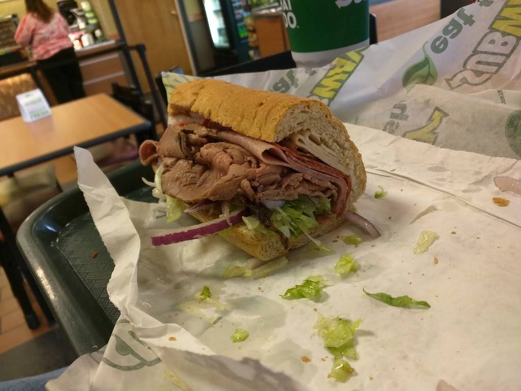 Subway | restaurant | 35 White St, South Burlington, VT 05403, USA | 8024895165 OR +1 802-489-5165