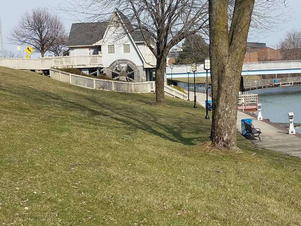 Subway | restaurant | 75 N Main St #100, Mt Clemens, MI 48043, USA | 5864934800 OR +1 586-493-4800