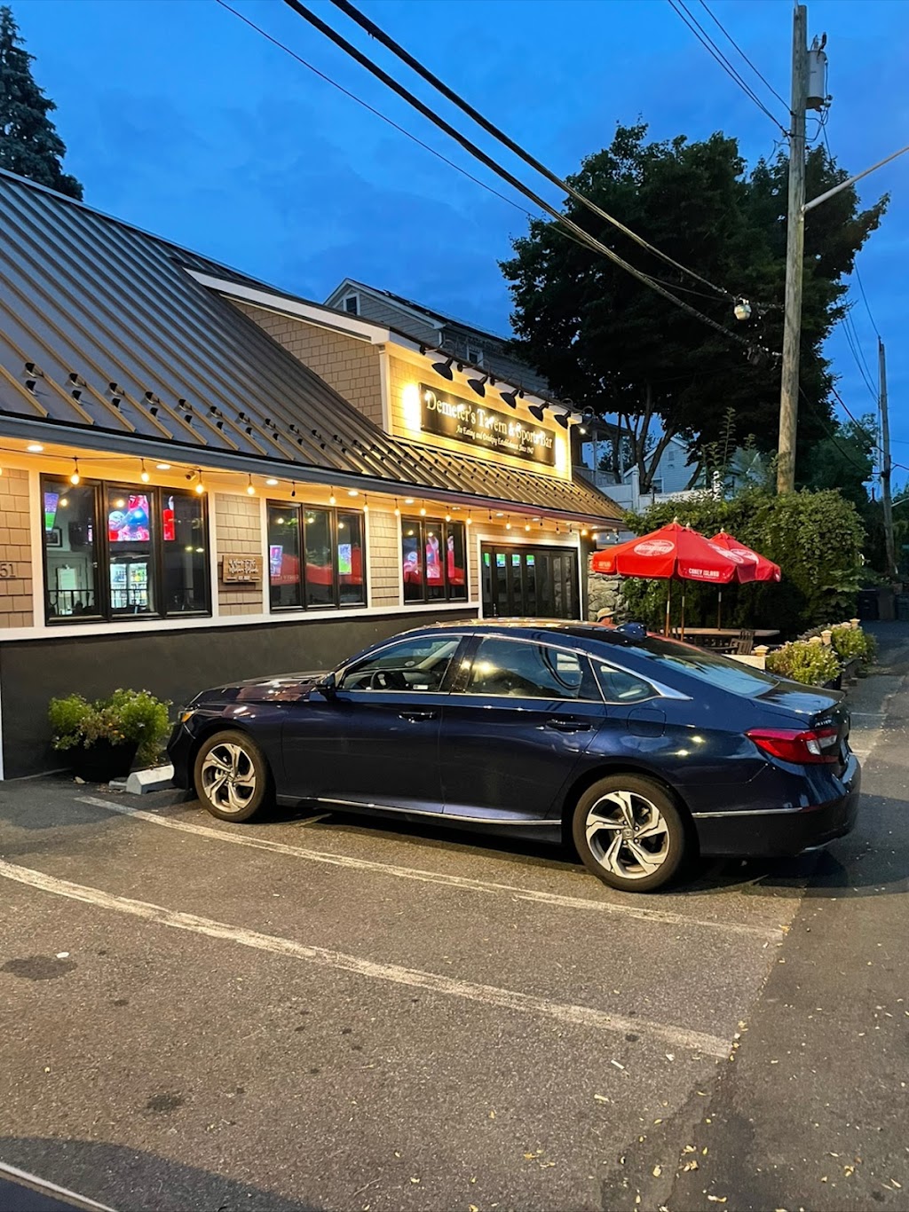 Demeters Tavern & Sports Bar | restaurant | 51 Old White Plains Rd, Tarrytown, NY 10591, USA | 9146319679 OR +1 914-631-9679