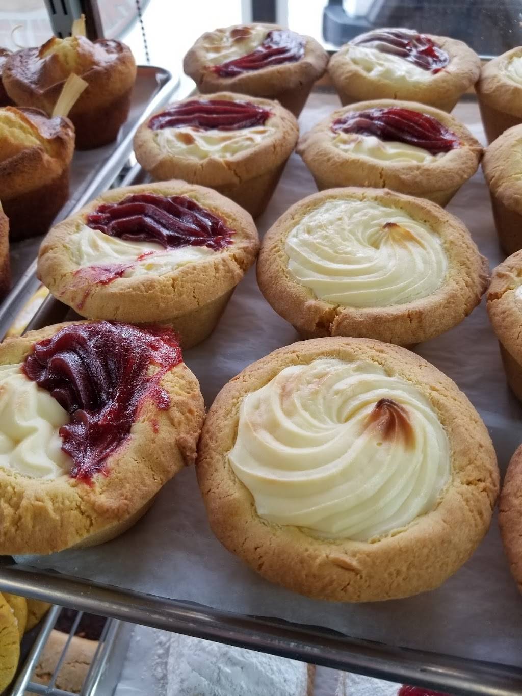 Monarca Panaderia y Pasteleria | bakery | 4407 N Kimball Ave, Chicago, IL 60618, USA | 8722085428 OR +1 872-208-5428