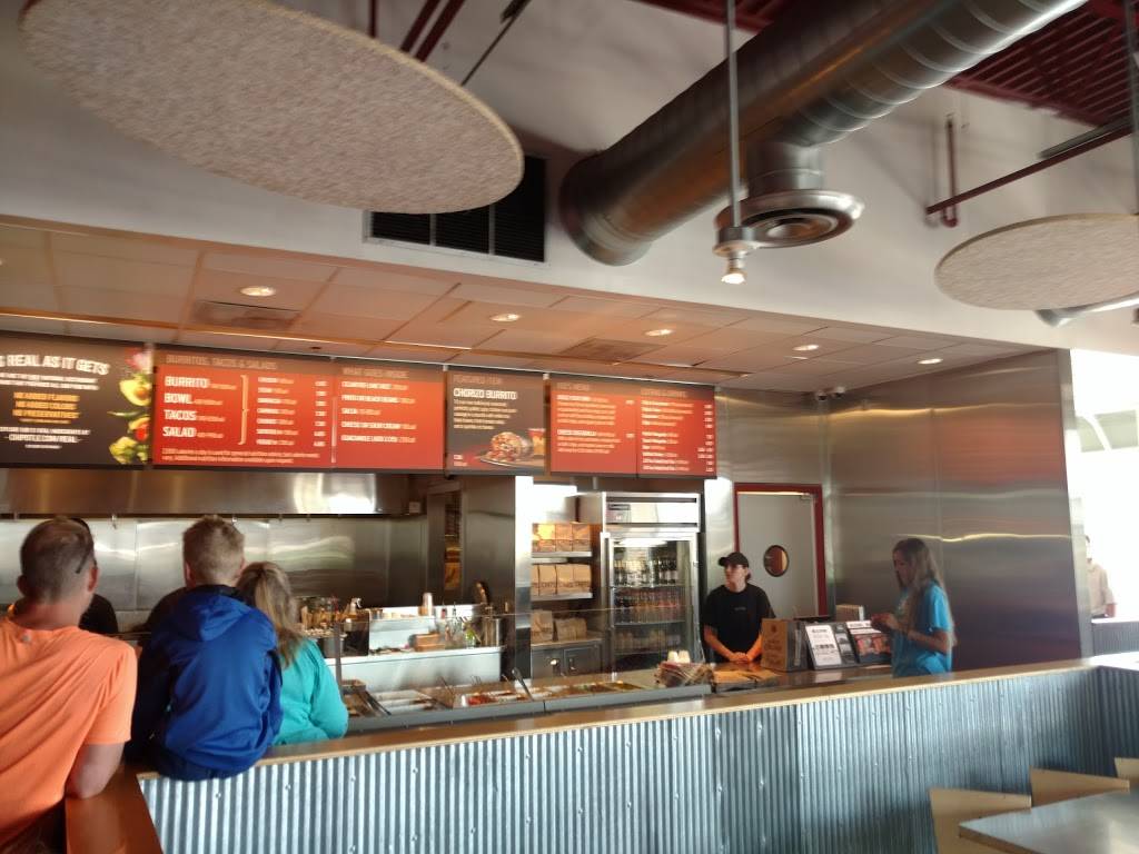 Chipotle Mexican Grill | restaurant | 1569 Fall River Dr #105, Loveland, CO 80538, USA | 9704618900 OR +1 970-461-8900