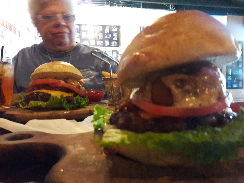 Oceans 11 Whiskey Bar & Kitchen | night club | 800 N Federal Hwy, Hallandale Beach, FL 33009, USA | 9544545858 OR +1 954-454-5858