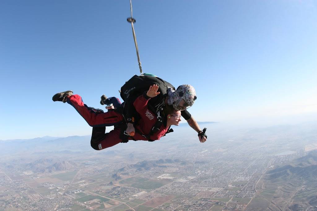Skydive Perris | restaurant | 2091 Goetz Rd, Perris, CA 92570, USA | 9516571664 OR +1 951-657-1664