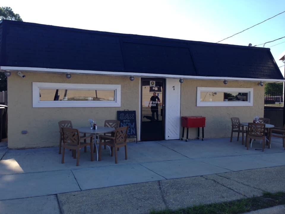SAX GRILLE | restaurant | 10 Eglin Pkwy SE, Fort Walton Beach, FL 32548, USA | 8503743117 OR +1 850-374-3117