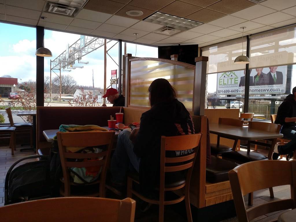 Wendys | restaurant | 2201 Grand Central Ave, Vienna, WV 26105, USA | 3042958642 OR +1 304-295-8642