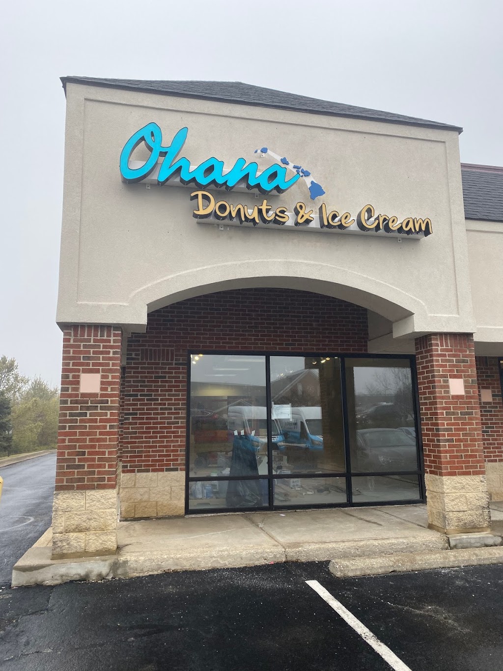 Ohana Donuts & Ice Cream | bakery | 11640 Brooks School Rd Suite 100, Fishers, IN 46037, USA | 3172880922 OR +1 317-288-0922