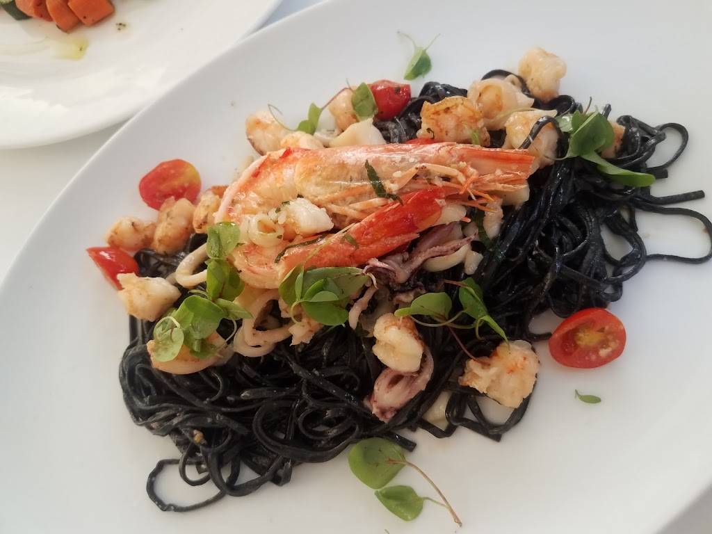 Giannis At The Former Versace Mansion | restaurant | 1116 Ocean Dr, Miami Beach, FL 33139, USA | 7864852200 OR +1 786-485-2200