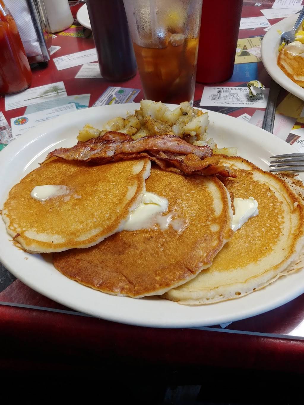 Lollys Hut | meal takeaway | 1290 Old Country Rd, Riverhead, NY 11901, USA | 6317277020 OR +1 631-727-7020