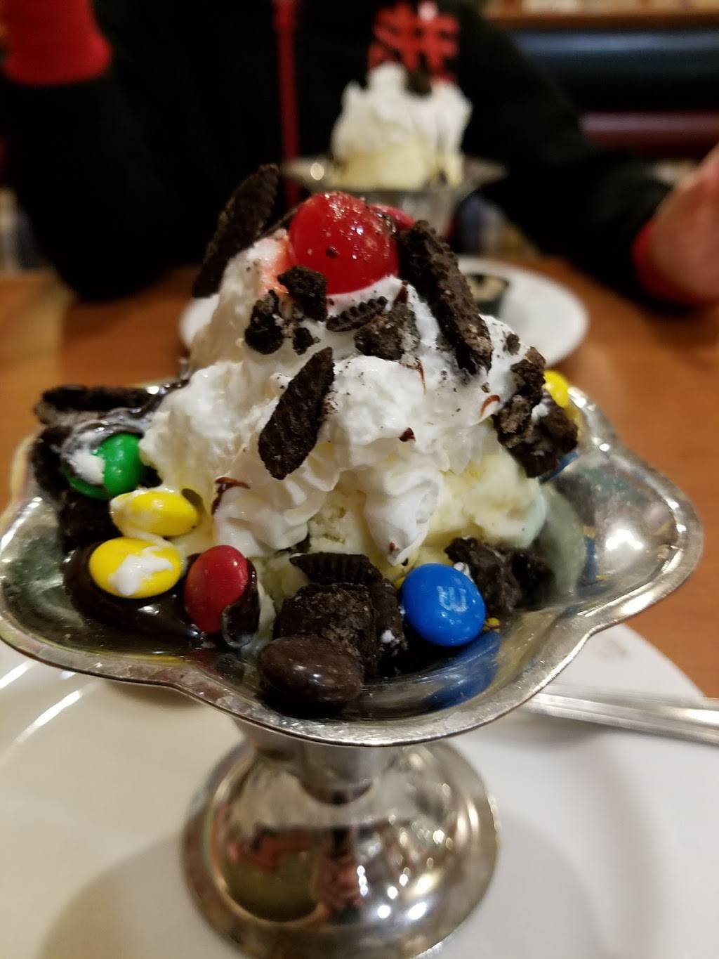 Friendlys | restaurant | 1655 Columbia Ave, Lancaster, PA 17603, USA | 7173925271 OR +1 717-392-5271